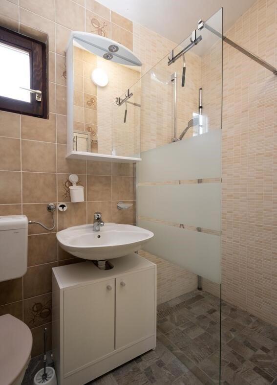 Apartmani Nik 比比涅 外观 照片