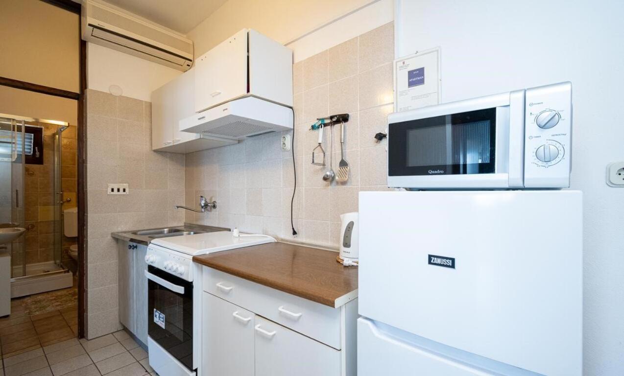 Apartmani Nik 比比涅 外观 照片