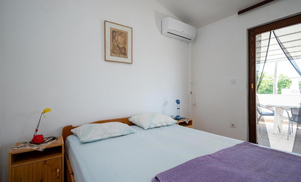 Apartmani Nik 比比涅 外观 照片